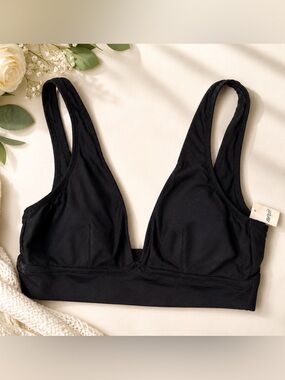 Women's NWT Aerie Black Triangle Bikini Top XS (415)